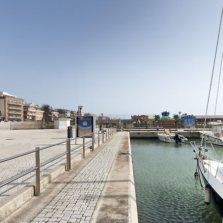 Smy Aran Blu Roma Mare Hotel Lido di Ostia Exterior foto